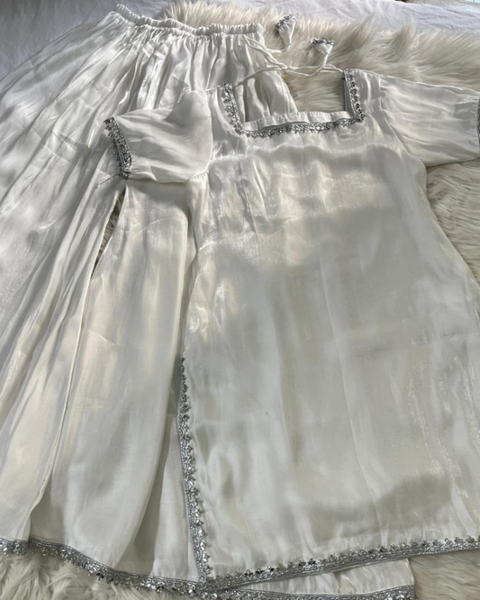 White Sheesha Silk - 3 Pcs Suit With Kiran Dupatta