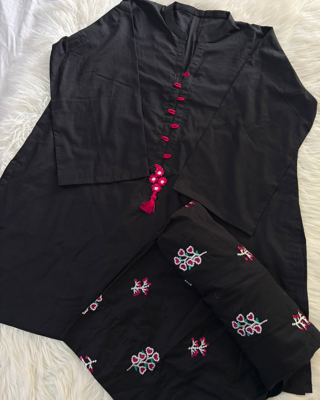 Black Embroidered Kurta With Farshi Set- 2 Pcs