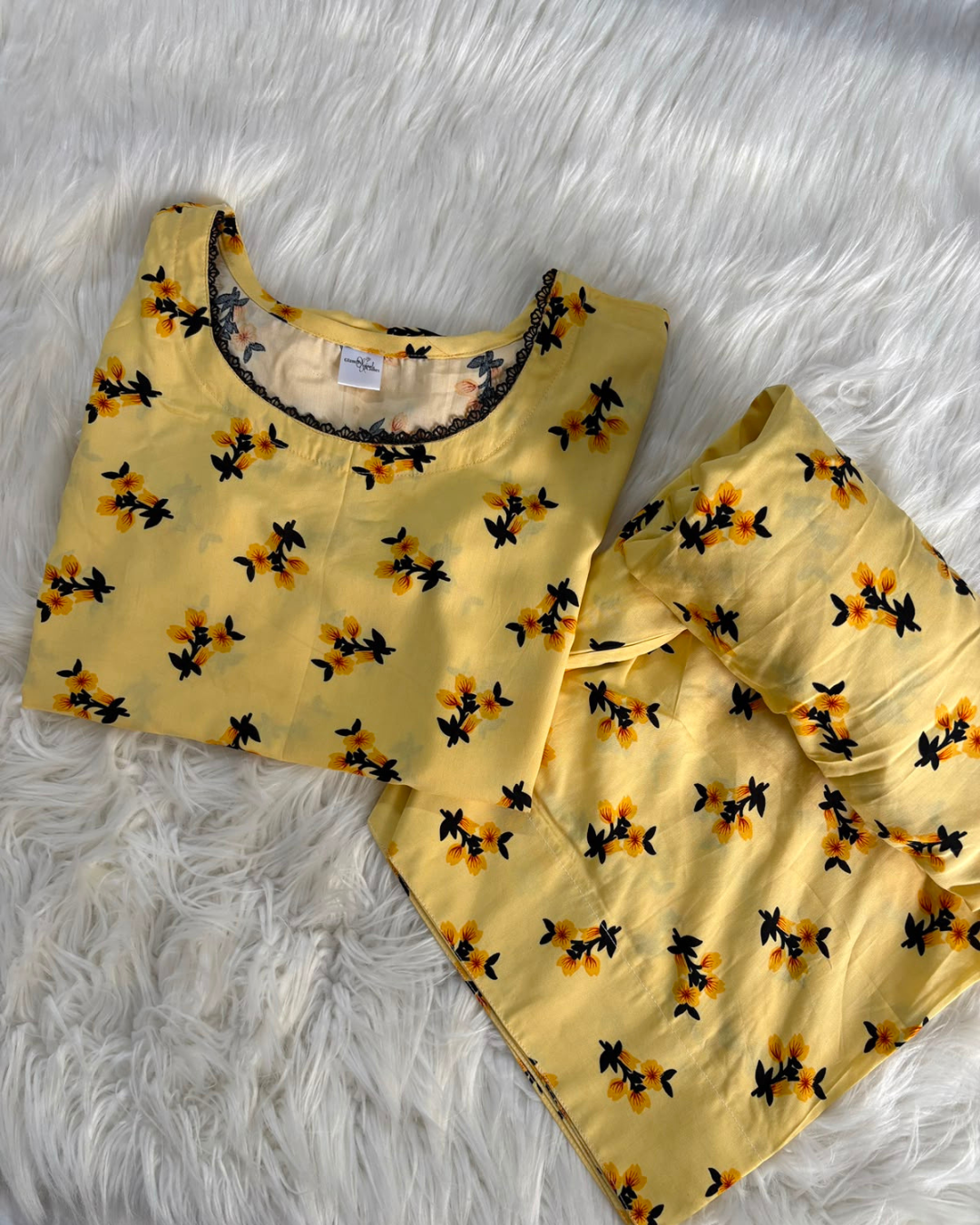 Bumblebee Linen - 2 Pcs - Summer Arrivals